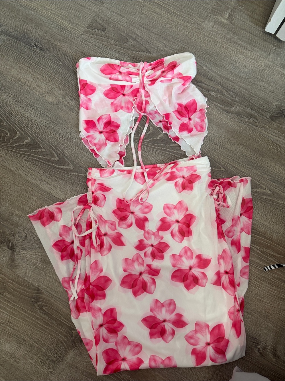 SHEIN White and Pink Floral Tie-Front Crop Top